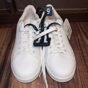 Time&Tru Sneakers Women’s Size 9 New, never worn